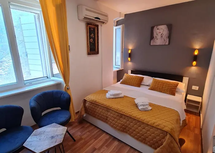 Inchy Accommodation - In The Center Of Diocletian\'S Palace